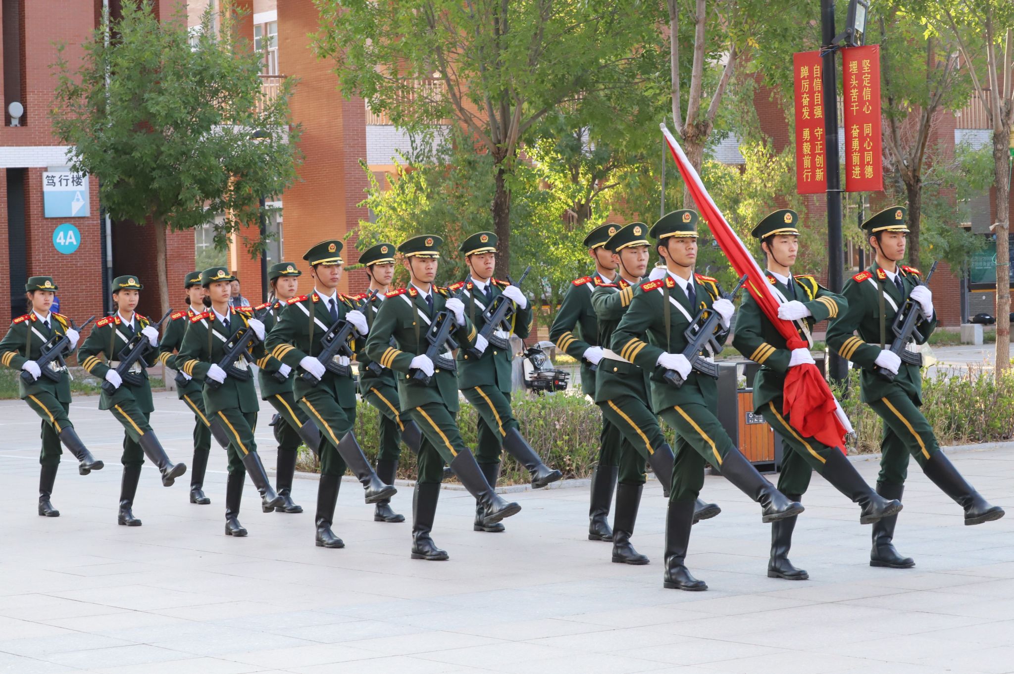 申博sunbet官网,申博信用网组织开展庆祝新中国成立74周年升旗仪式